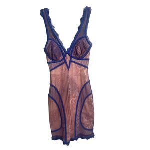 Bebe XXS Lace Bodycon Dress Blue Pink Blush Clubbing